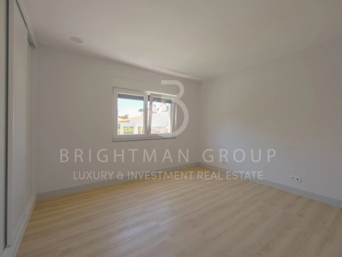 Moradia T4 para Venda em Corroios Foto 26