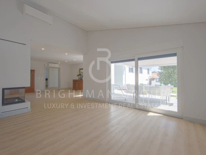 Moradia T4 para Venda em Corroios Foto 7