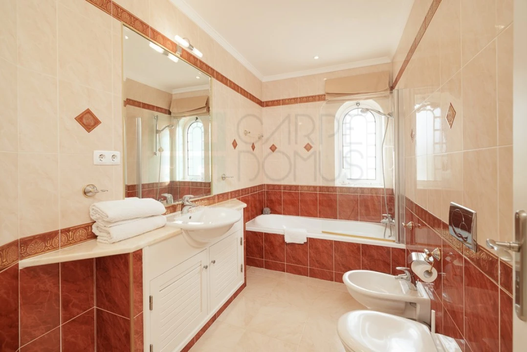 Moradia T4 para Venda em Almancil Foto 54