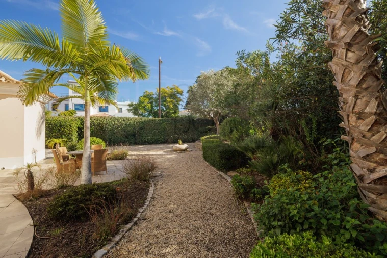 Moradia T4 para Venda em Almancil Foto 11