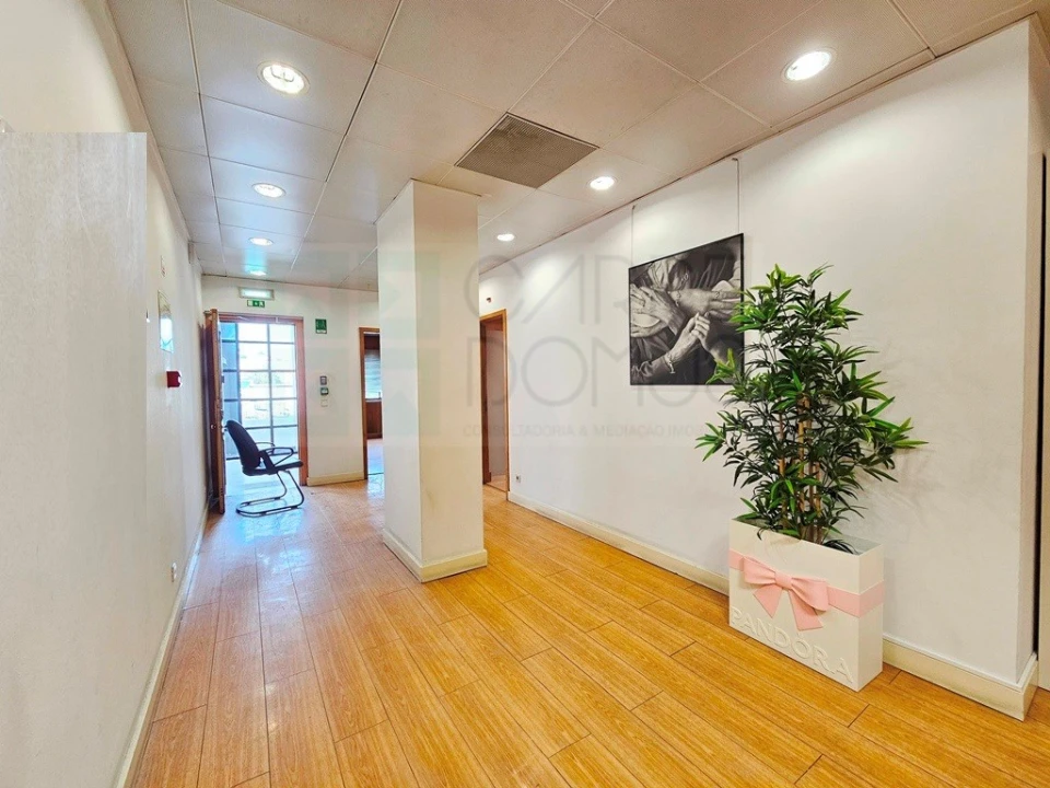 Escritório para Venda em Carnaxide e Queijas Foto 17