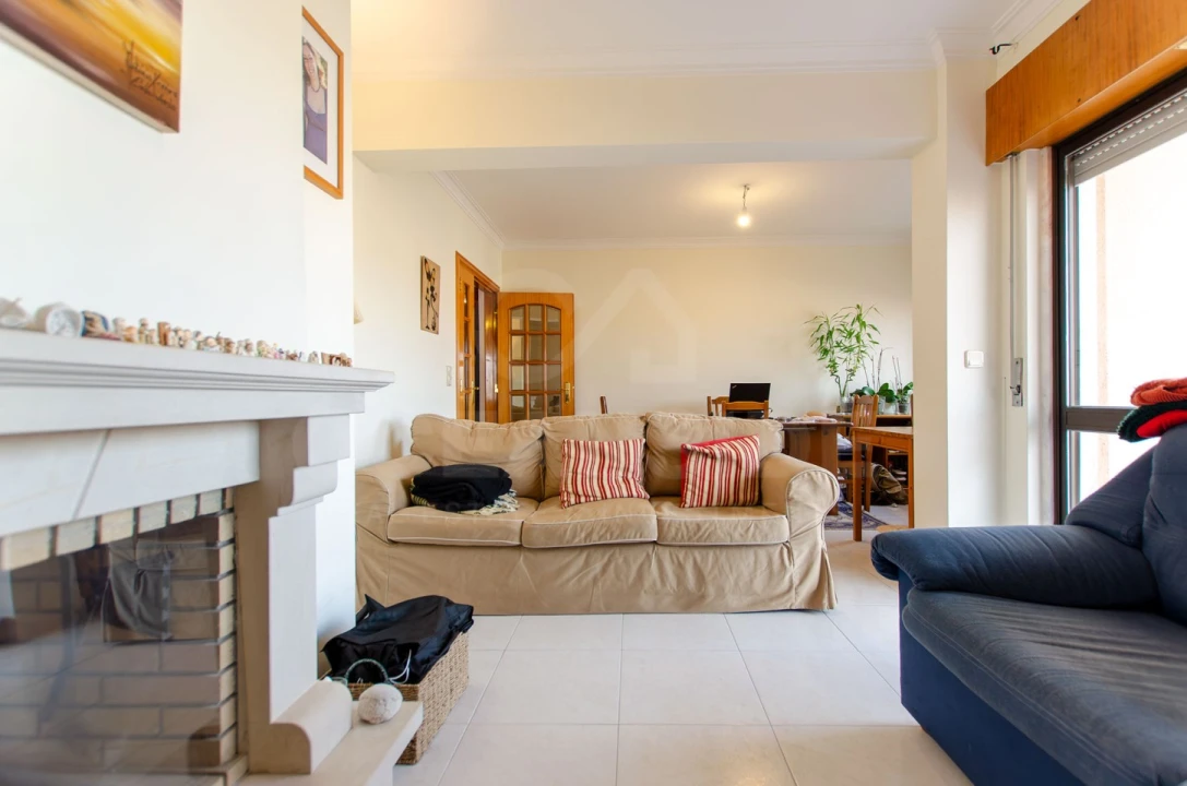 Apartamento T2 para Venda em Cacém e São Marcos Foto 1