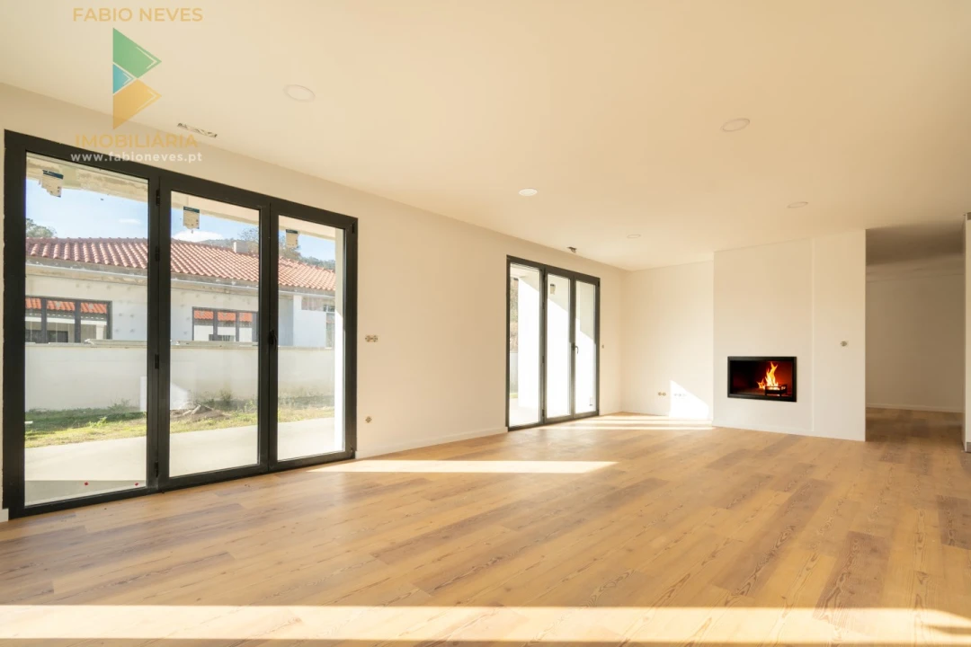 Moradia T3 para Venda em Aguiã Foto 1