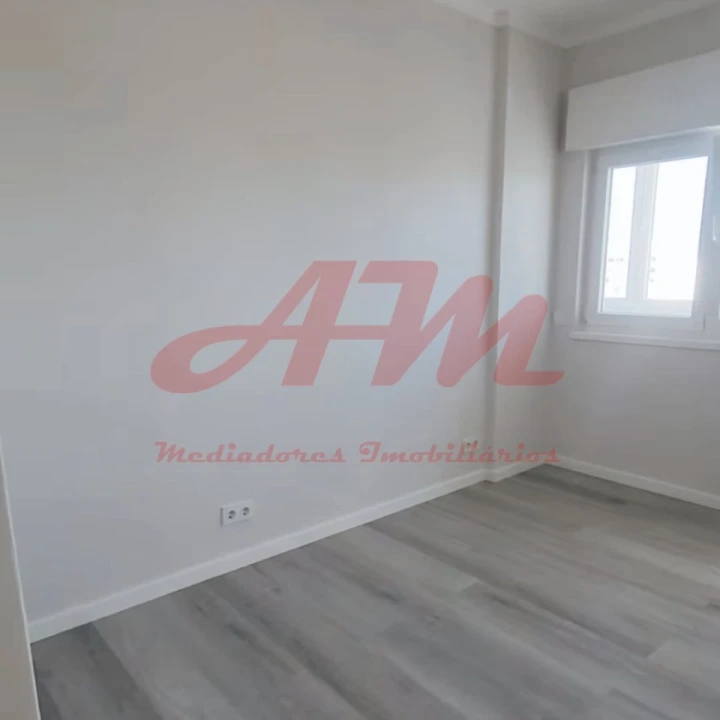 Apartamento T3 para Venda em Portimão Foto 11