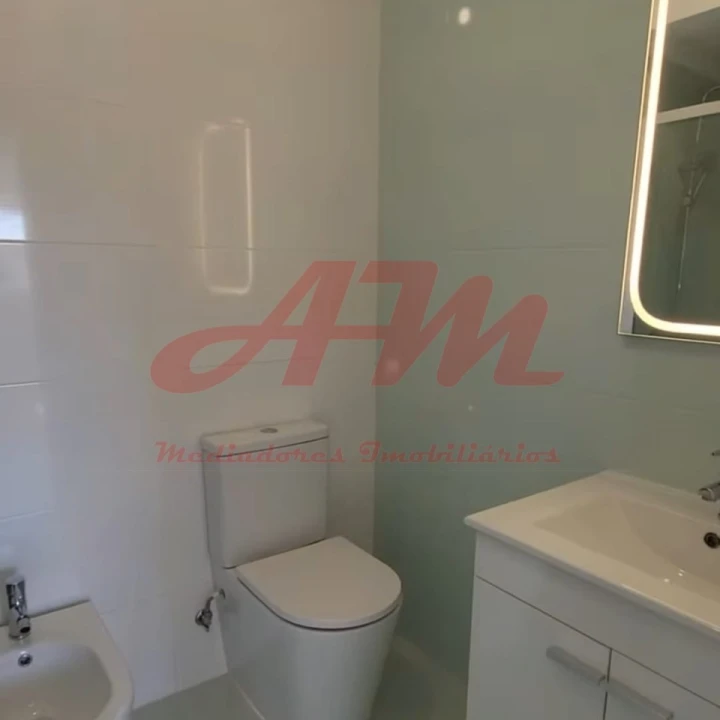 Apartamento T3 para Venda em Portimão Foto 9