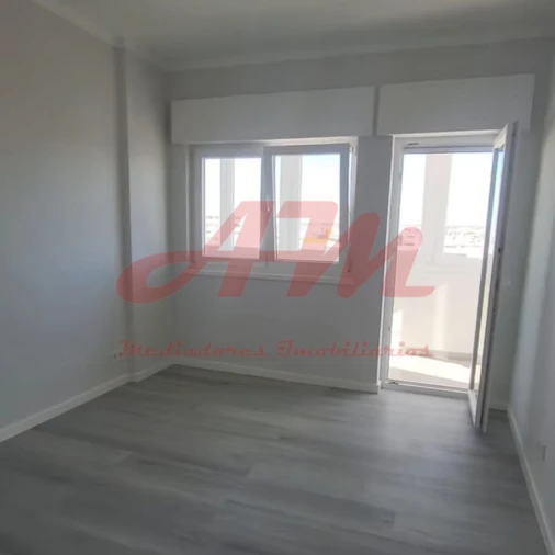 Apartamento T3 para Venda em Portimão Foto 5