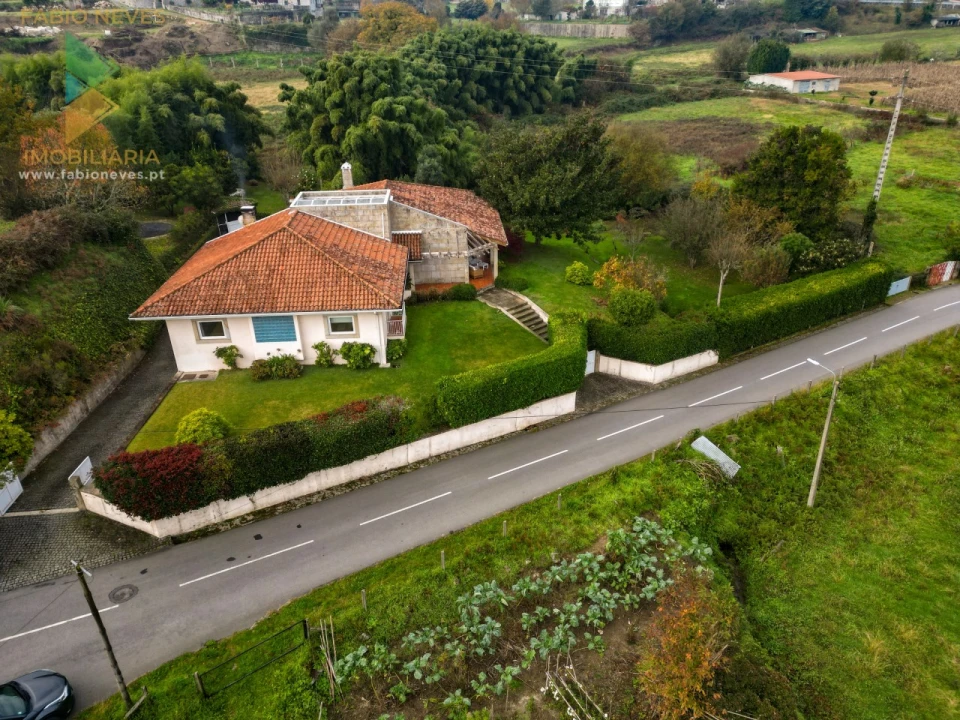 Moradia T3 para Venda em Guilhadeses e Santar Foto 1