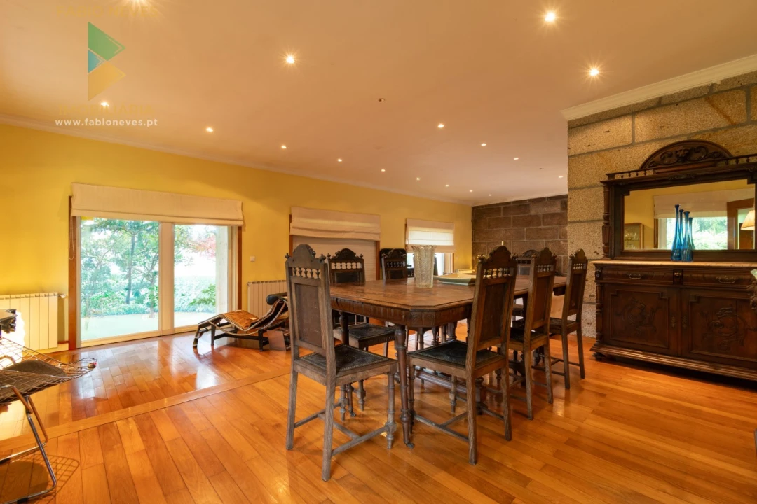 Moradia T3 para Venda em Guilhadeses e Santar Foto 2