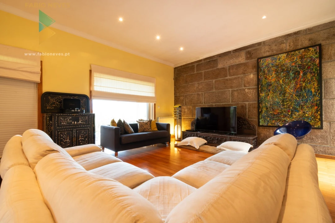 Moradia T3 para Venda em Guilhadeses e Santar Foto 5