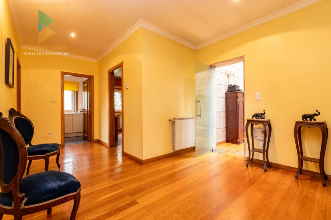 Moradia T3 para Venda em Guilhadeses e Santar Foto 27