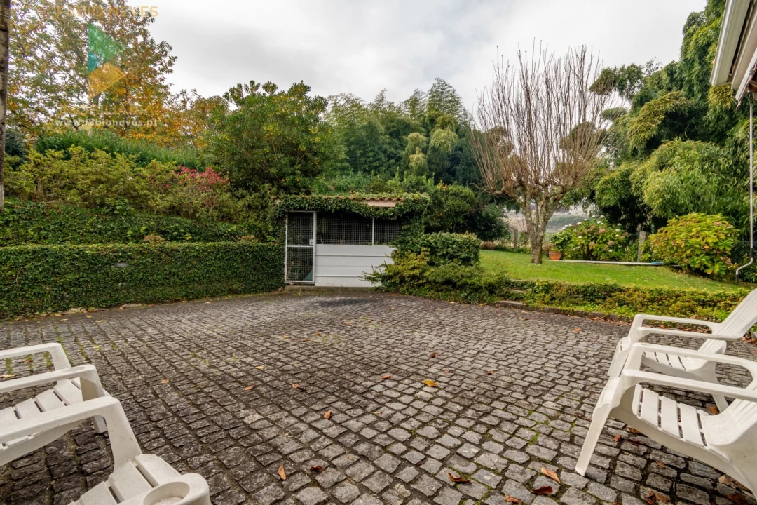 Moradia T3 para Venda em Guilhadeses e Santar Foto 44