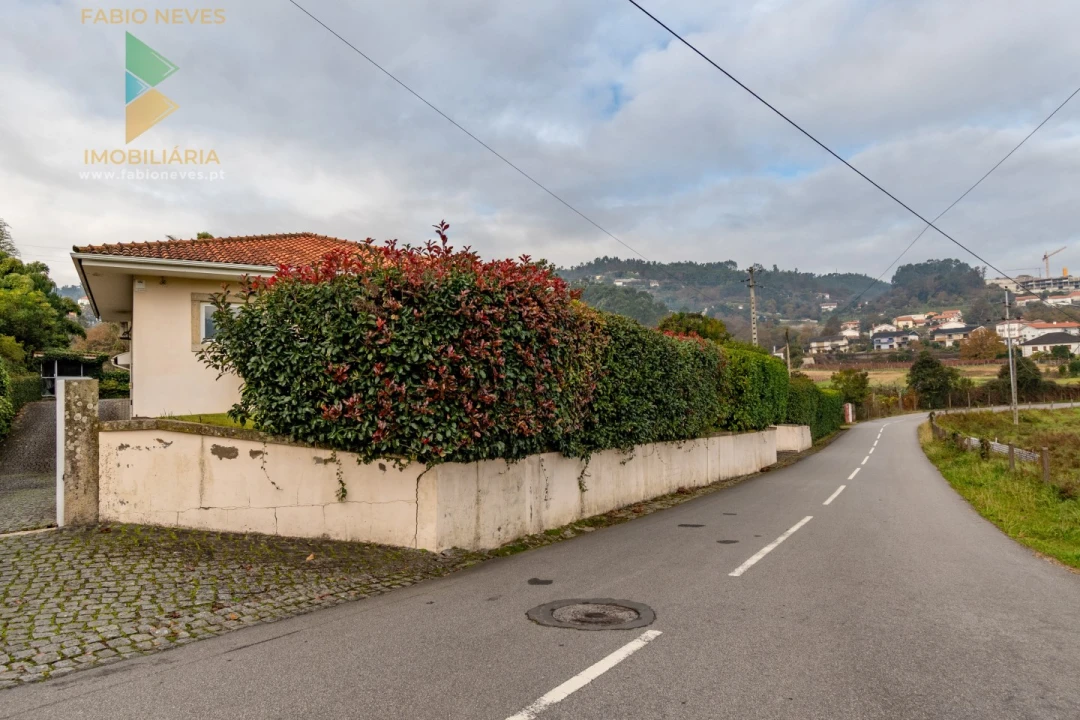 Moradia T3 para Venda em Guilhadeses e Santar Foto 65