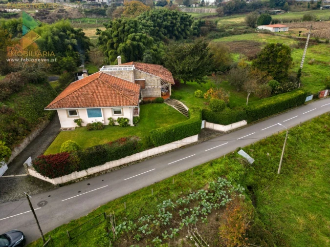 Moradia T3 para Venda em Guilhadeses e Santar Foto 1