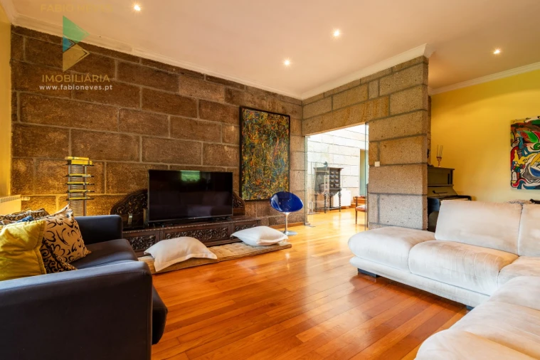 Moradia T3 para Venda em Guilhadeses e Santar Foto 7