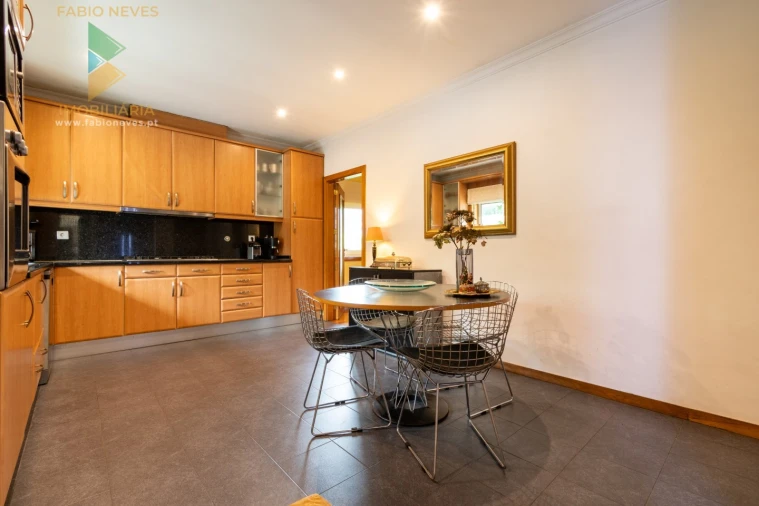 Moradia T3 para Venda em Guilhadeses e Santar Foto 18