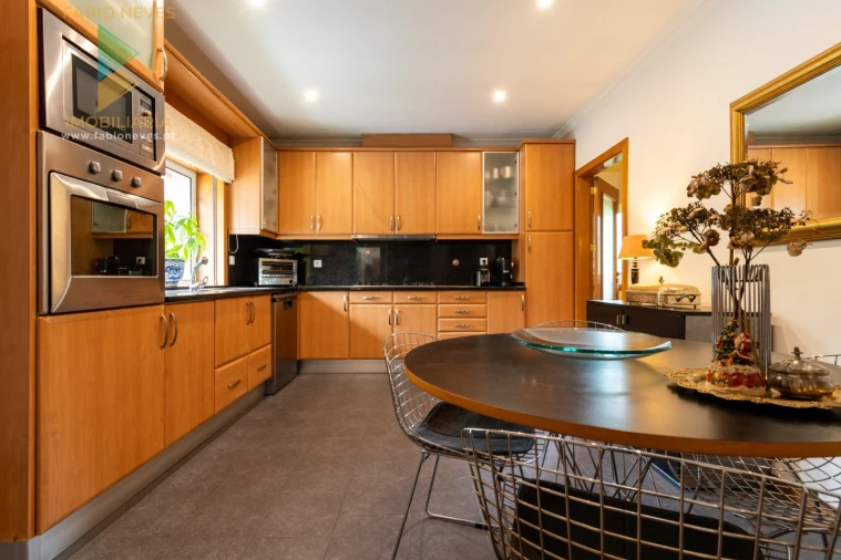 Moradia T3 para Venda em Guilhadeses e Santar Foto 19