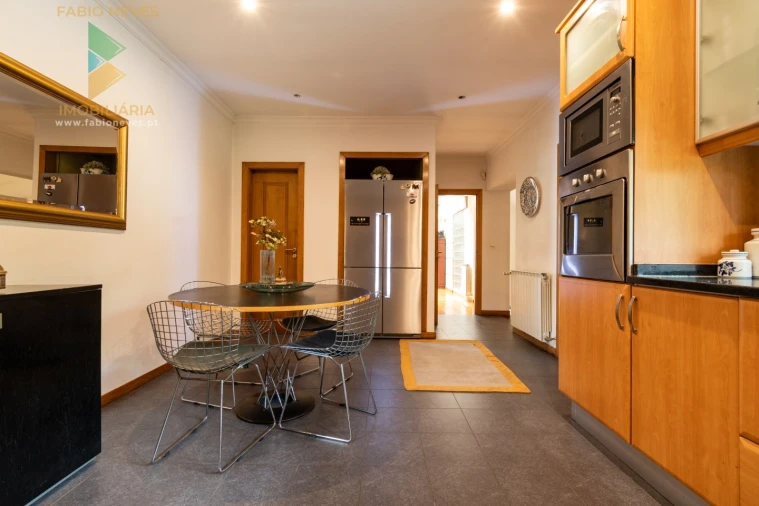 Moradia T3 para Venda em Guilhadeses e Santar Foto 22