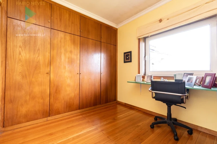 Moradia T3 para Venda em Guilhadeses e Santar Foto 24