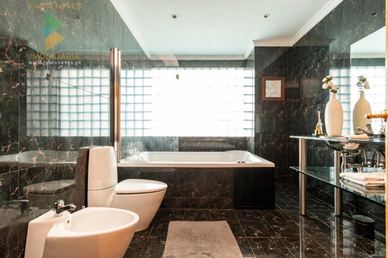 Moradia T3 para Venda em Guilhadeses e Santar Foto 31