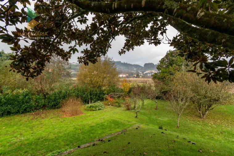 Moradia T3 para Venda em Guilhadeses e Santar Foto 50
