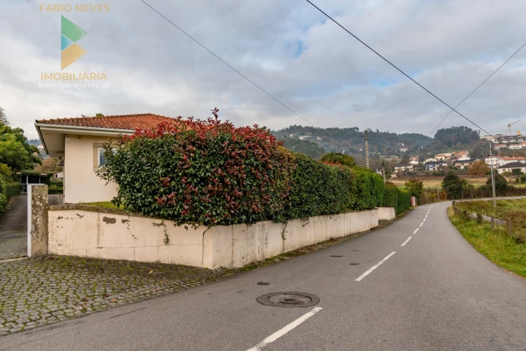 Moradia T3 para Venda em Guilhadeses e Santar Foto 65