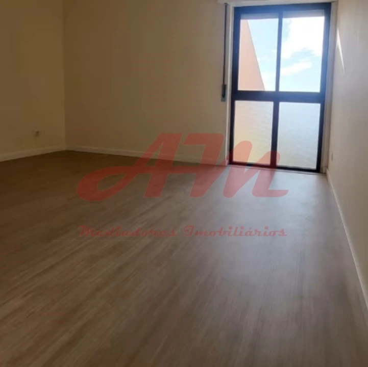 Apartamento T2 para Venda em Algueirão-Mem Martins Foto 8