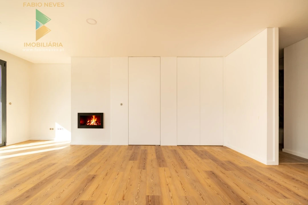 Moradia T3 para Venda em Aguiã Foto 11