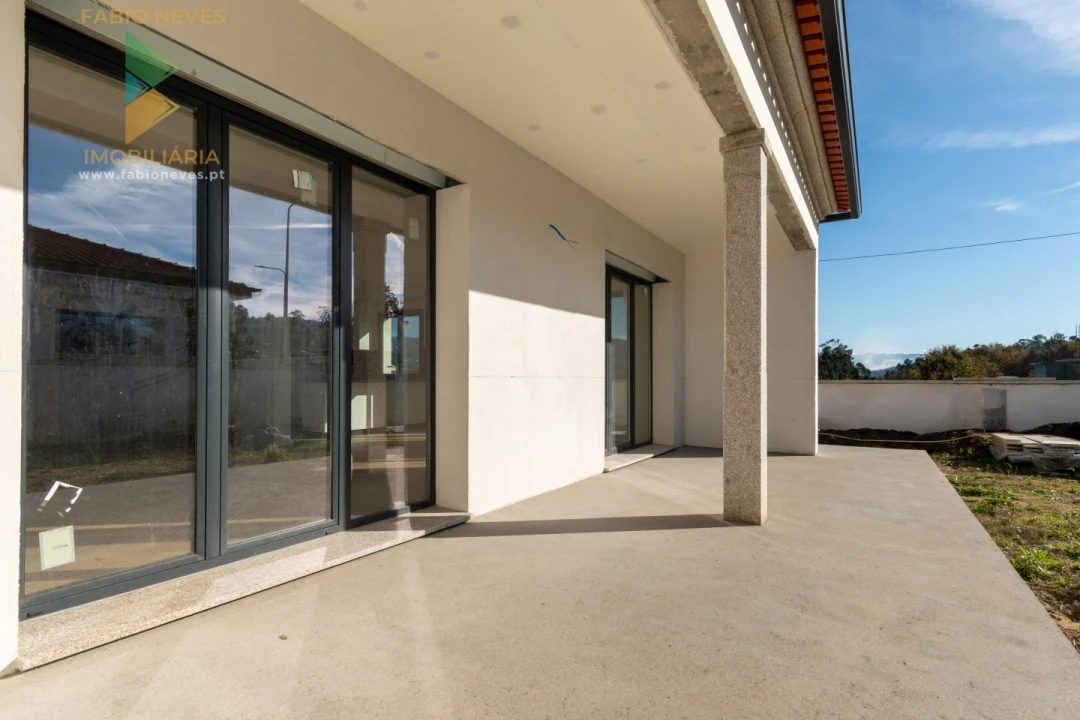 Moradia T3 para Venda em Aguiã Foto 17