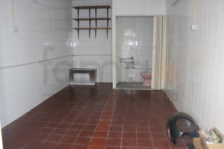 Garagem para Arrendamento em Carcavelos e Parede Foto 3