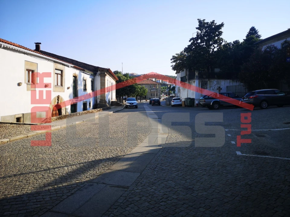 Loja para Venda em Freixo de Espada a Cinta e Mazouco Foto 42