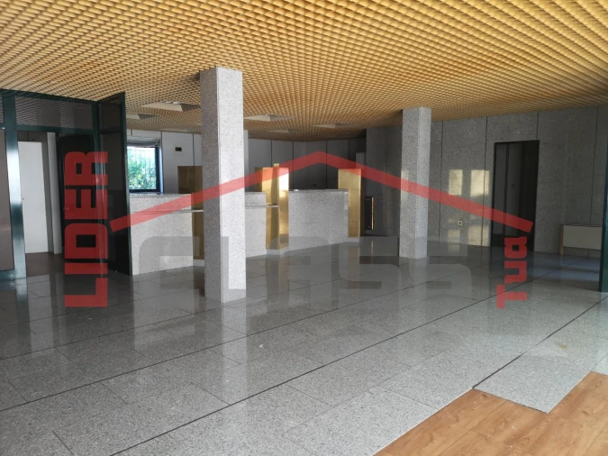 Loja para Venda em Freixo de Espada a Cinta e Mazouco Foto 3