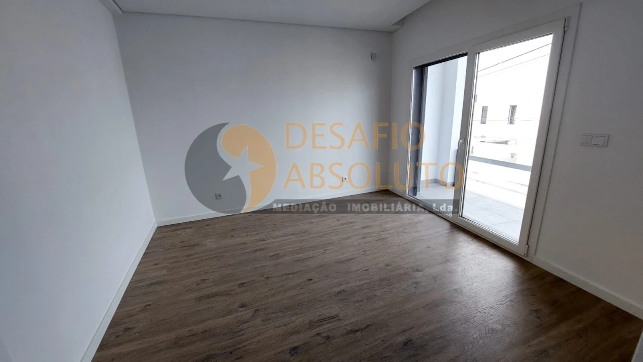 Moradia T3 para Venda em Fernao Ferro Foto 10