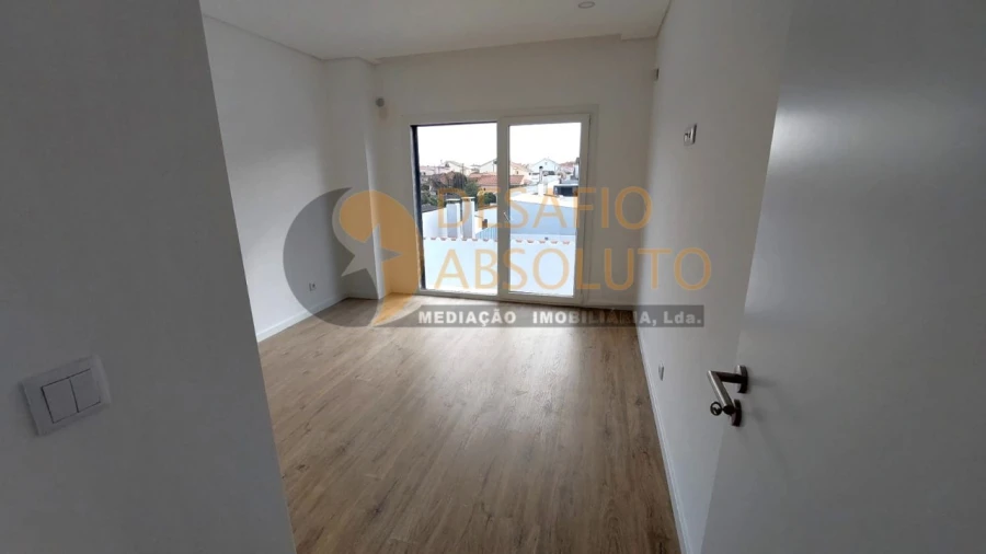 Moradia T3 para Venda em Fernao Ferro Foto 4