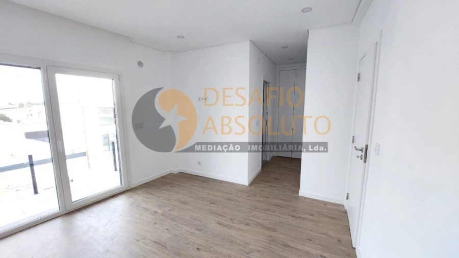 Moradia T3 para Venda em Fernao Ferro Foto 11