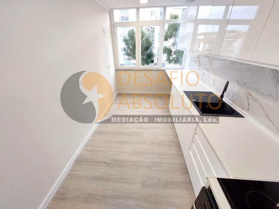 Apartamento T3 para Venda em Moita Foto 9