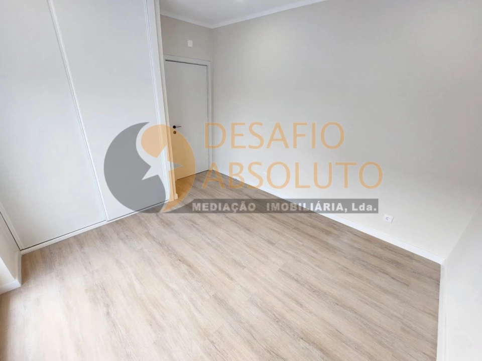 Apartamento T3 para Venda em Moita Foto 23