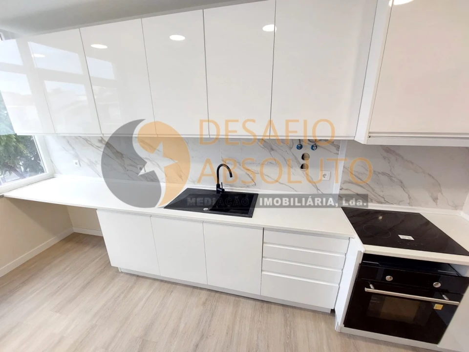 Apartamento T3 para Venda em Moita Foto 10