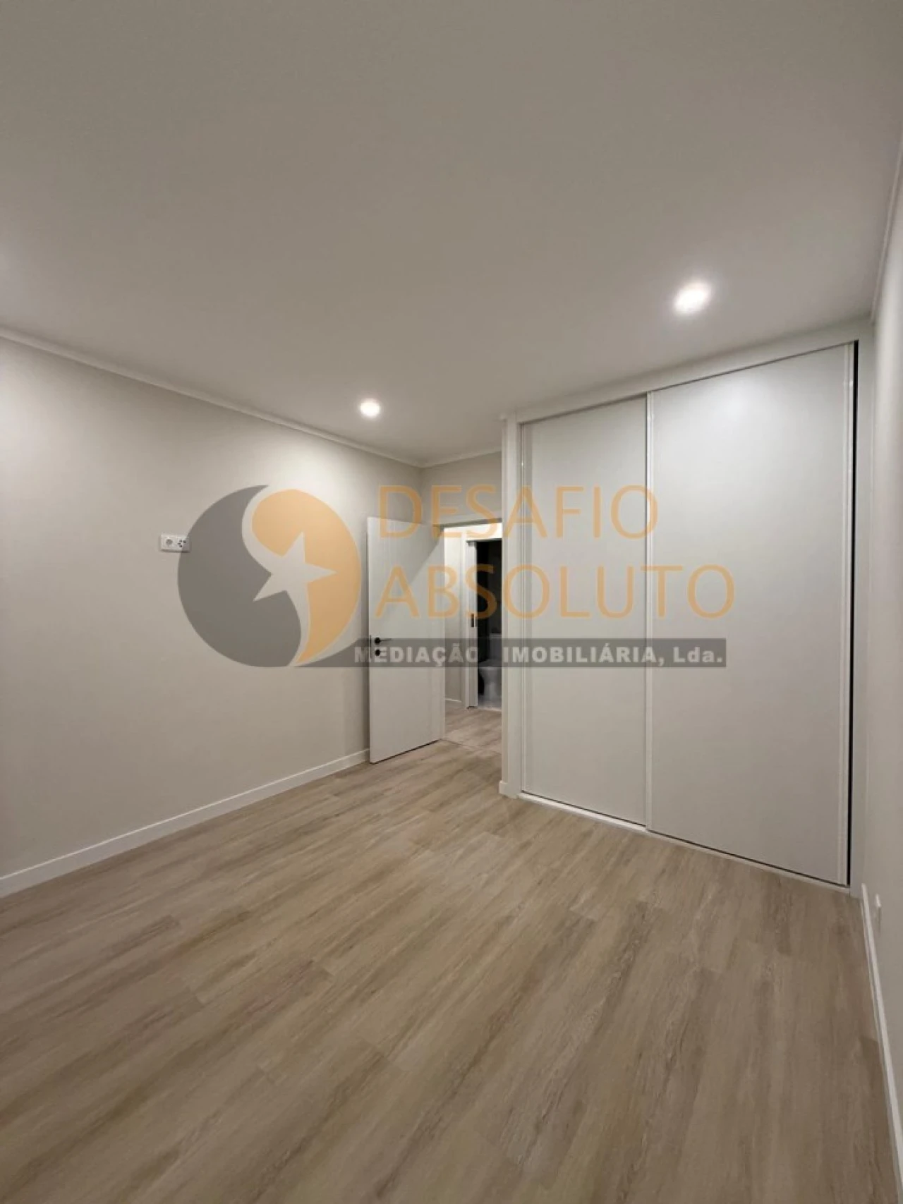Apartamento T3 para Venda em Moita Foto 17
