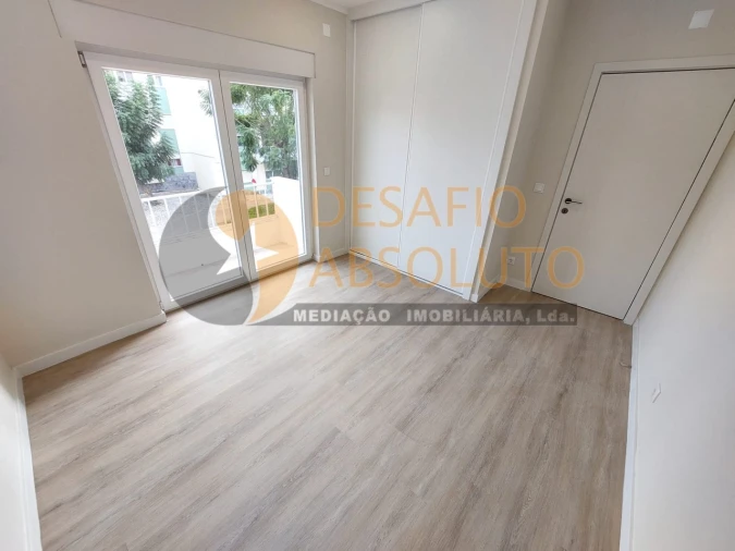 Apartamento T3 para Venda em Moita Foto 24