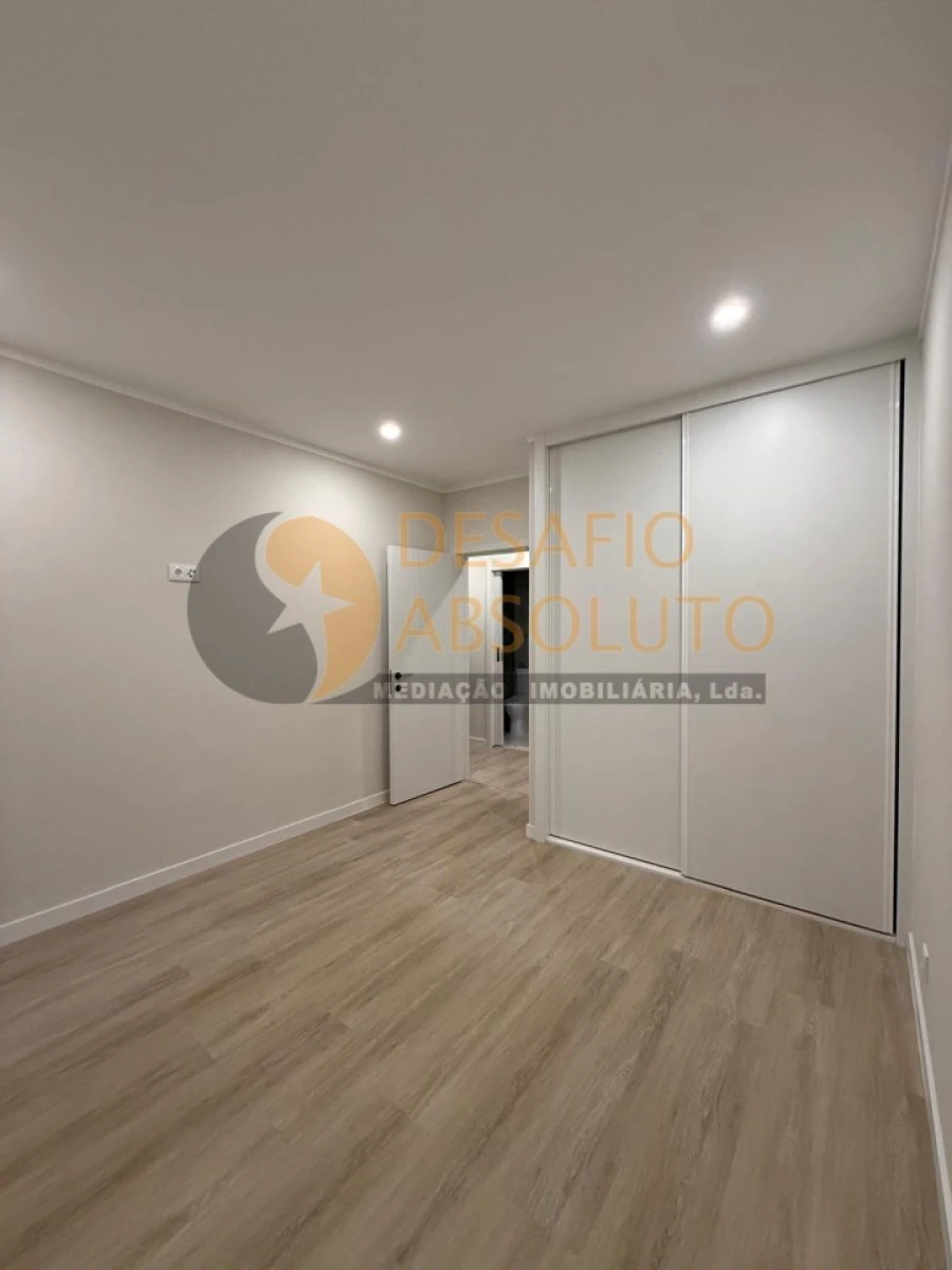 Apartamento T3 para Venda em Moita Foto 17