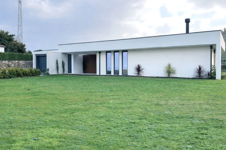 Moradia T4 para Venda em Reboreda e Nogueira Foto 1