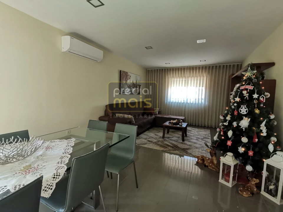 Moradia T4 para Venda em Vila Nova de Famalicão e Calendário Foto 4