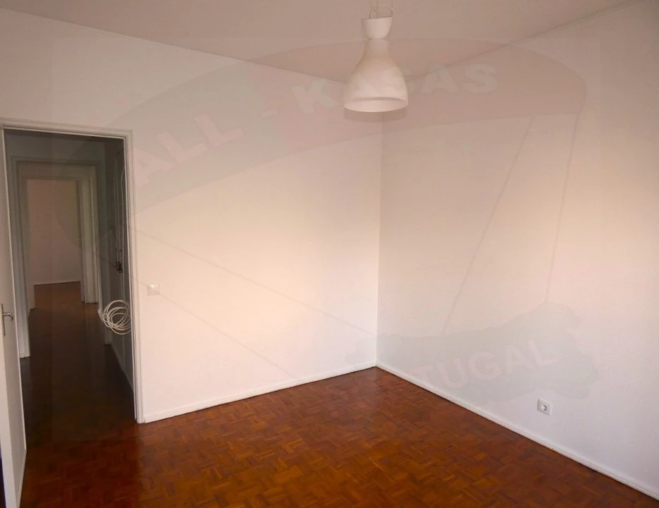 Apartamento T2 para Venda em Venteira Foto 6