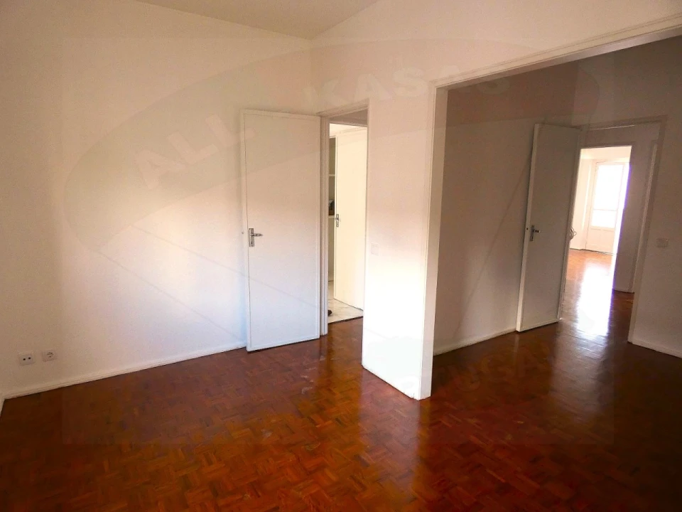 Apartamento T2 para Venda em Venteira Foto 9
