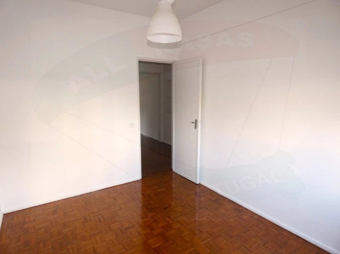Apartamento T2 para Venda em Venteira Foto 4