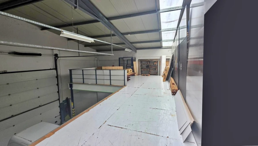 Armazém para Venda em Milheiros Foto 6