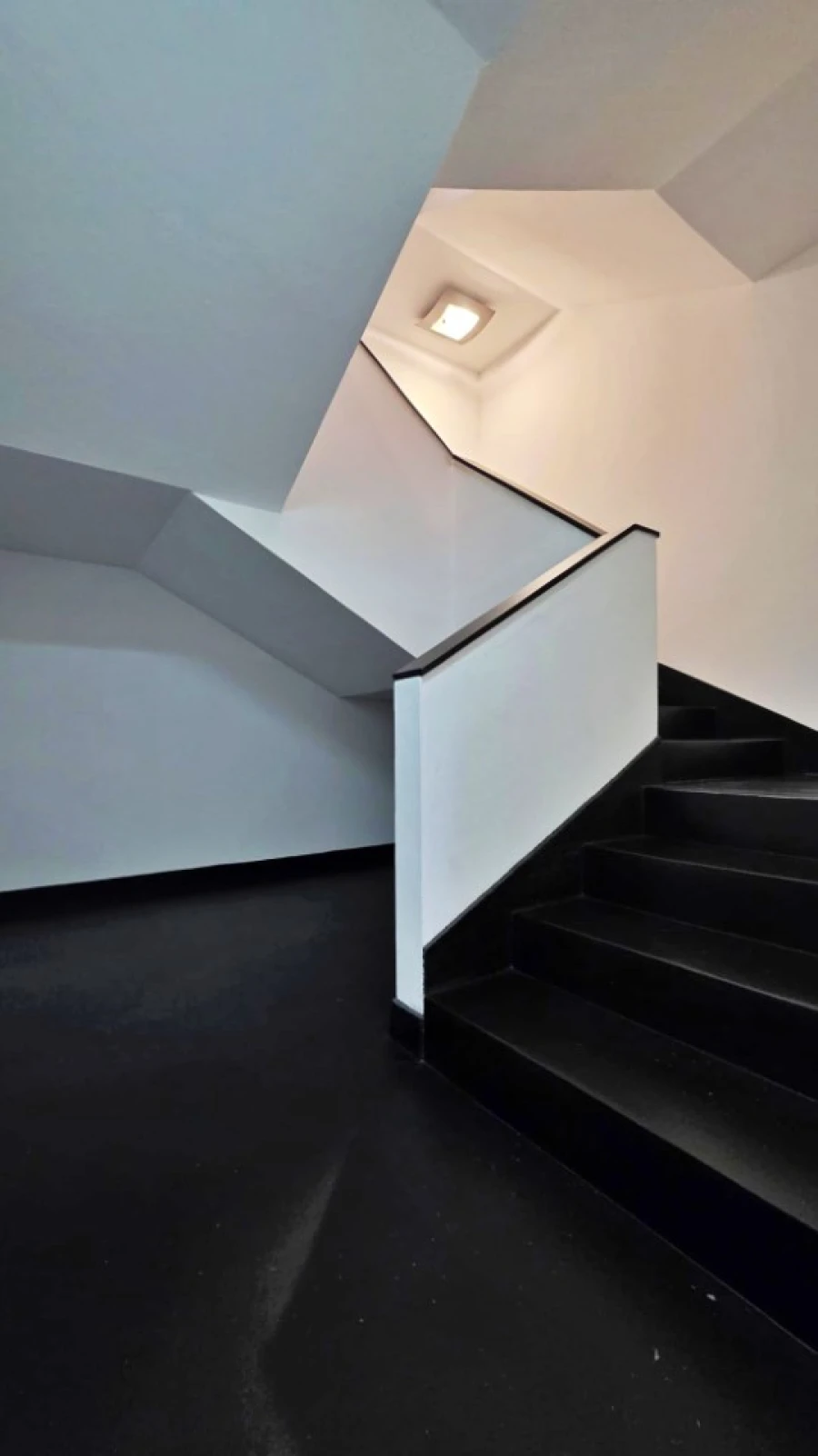 Armazém para Venda em Milheiros Foto 17