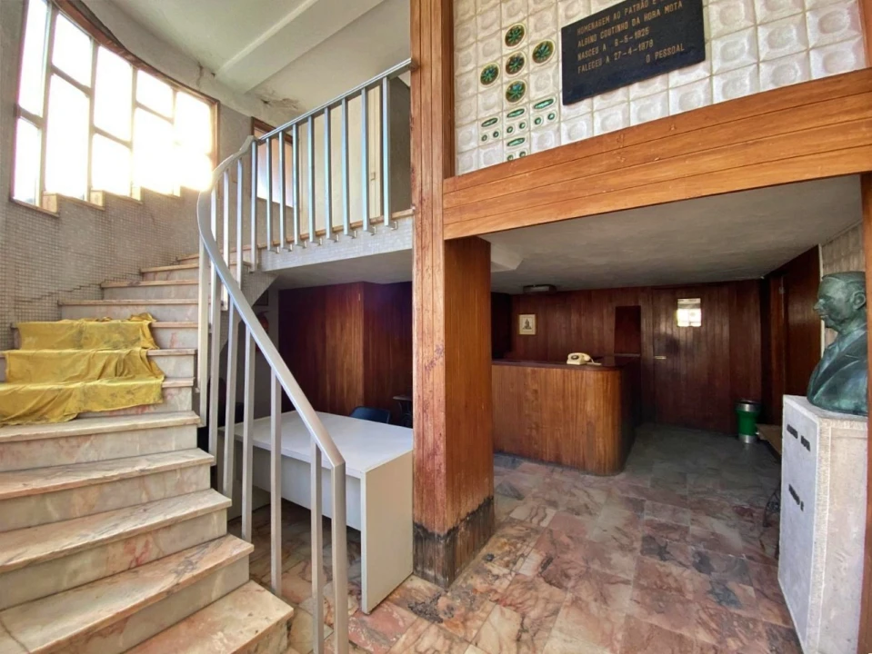 Prédio para Arrendamento em Vilar de Pinheiro Foto 15