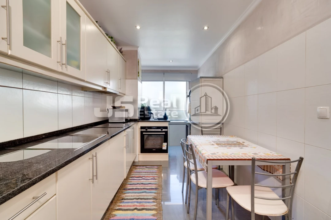 Apartamento T2 para Venda em Santo Antonio Foto 7