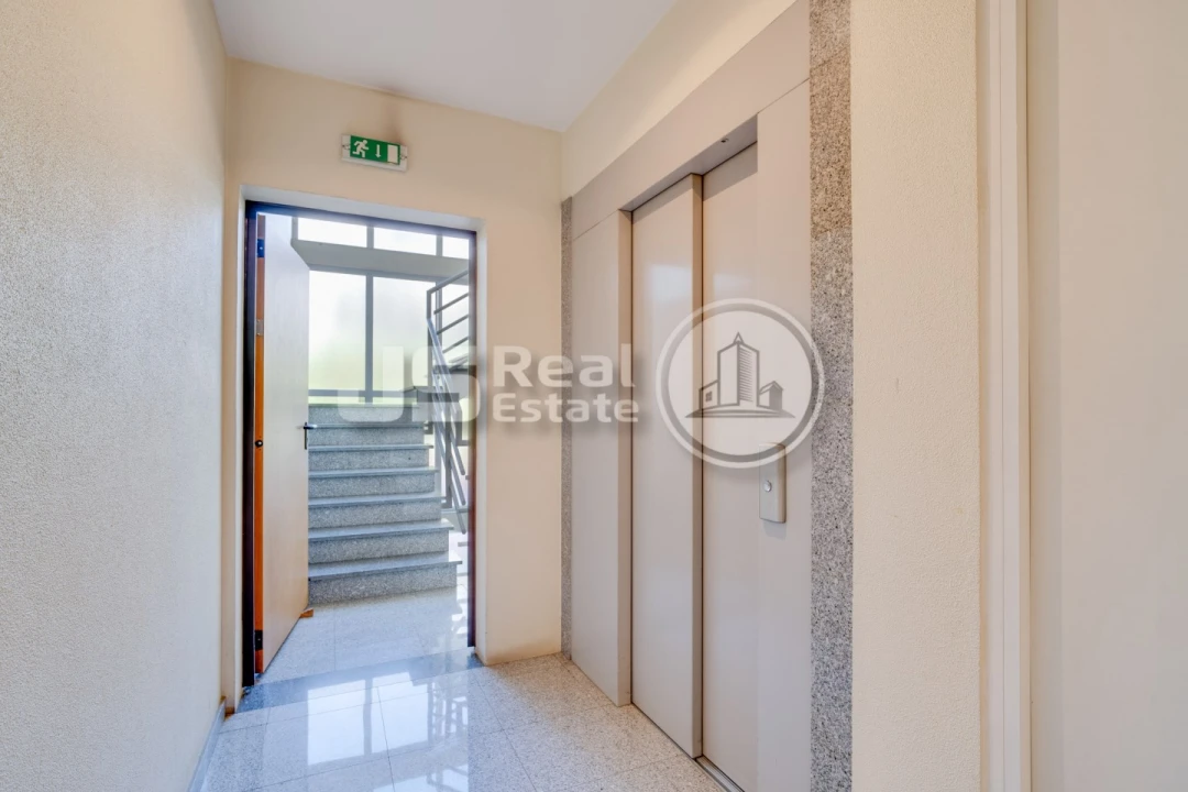 Apartamento T2 para Venda em Santo Antonio Foto 17